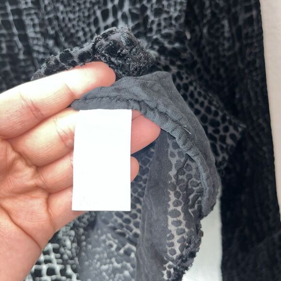 PAIGE Toscani Blouse Silk Blend Black Crocodile Burnout Velvet Top Womens XS - Picture 6 of 11